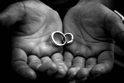 Black and white Wedding rigns